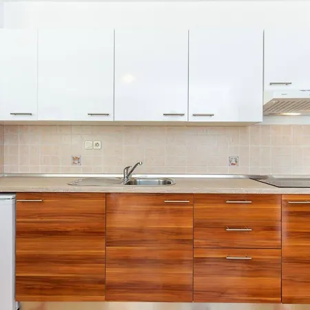 Mit Terrasse Und Meerblick By Interhome Apartman Dramalj