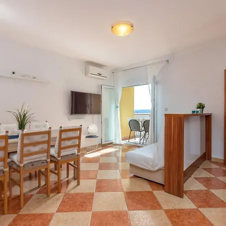 Mit Terrasse Und Meerblick By Interhome Apartamento