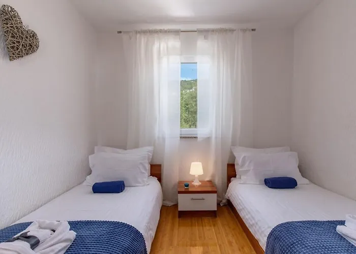 Mit Terrasse Und Meerblick By Interhome *